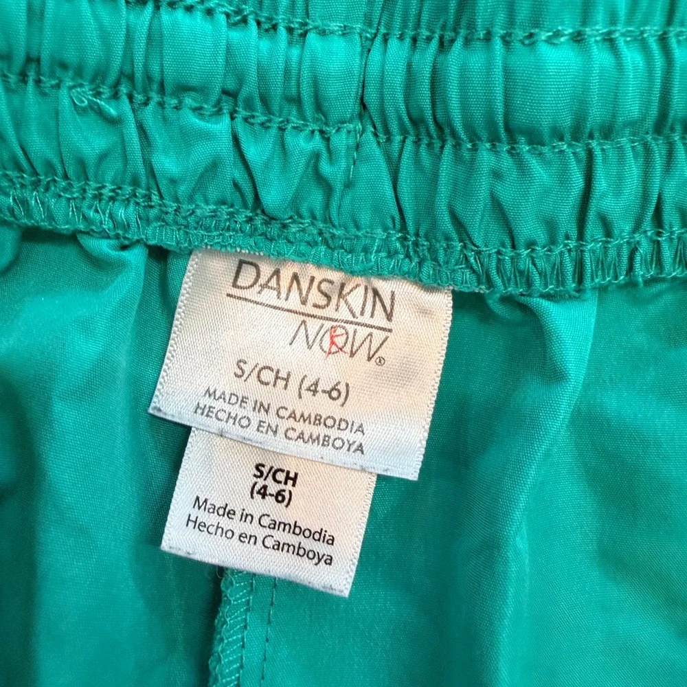 Danskin Now Teal Athletic Shorts Women Small 4-6 Lightweight Workout Gym